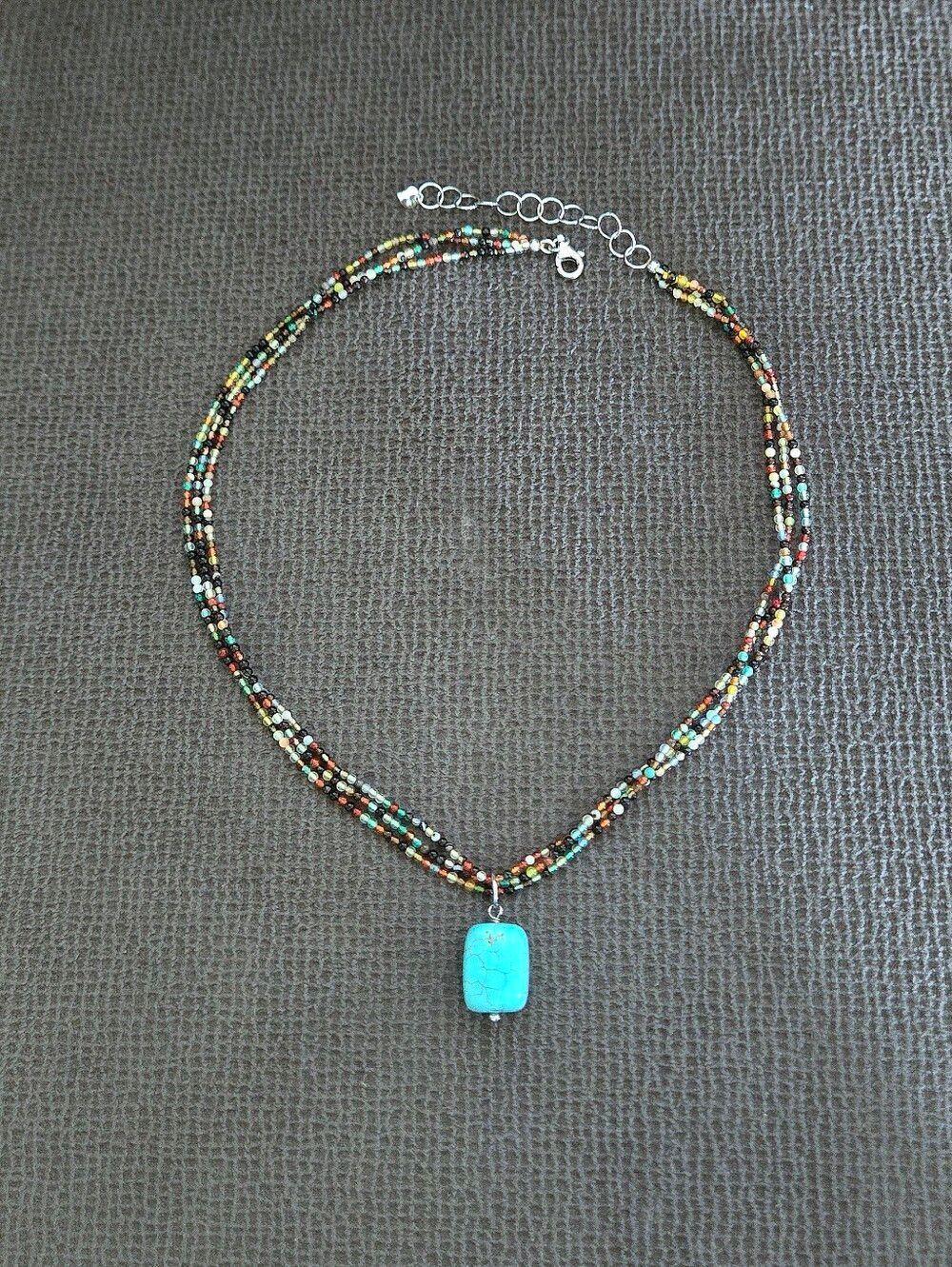 Triple3️⃣ Strand Glass🪟 Bead Necklace with Turquouise🩵 Pendant